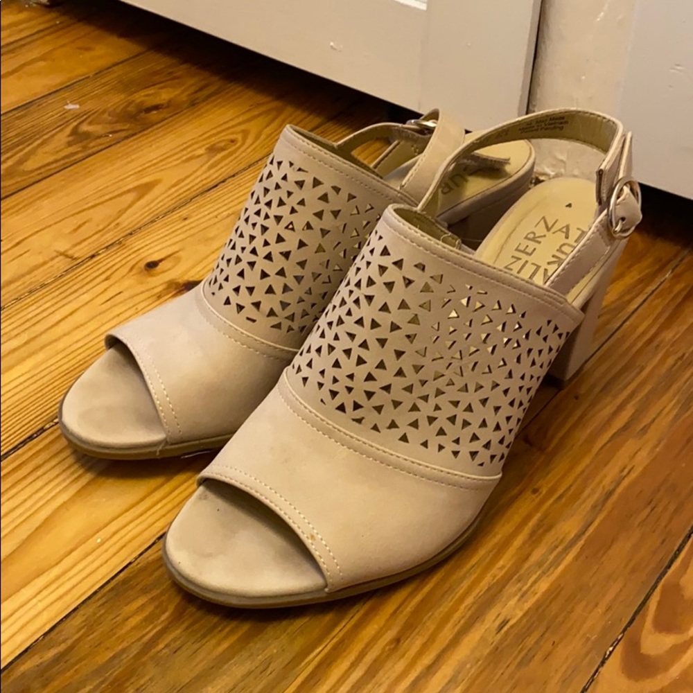 Light pink heels. Naturalized. Size 8.5
